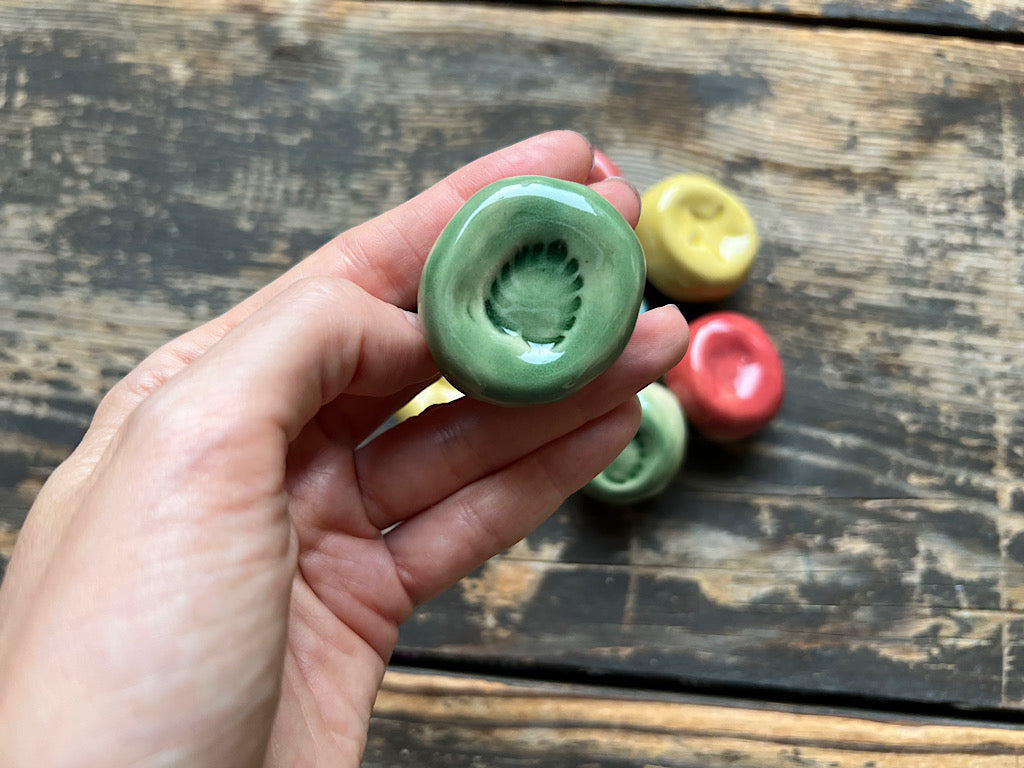 Pietra Anti Stress con il Cuore Rosa e Rosso in Ceramica