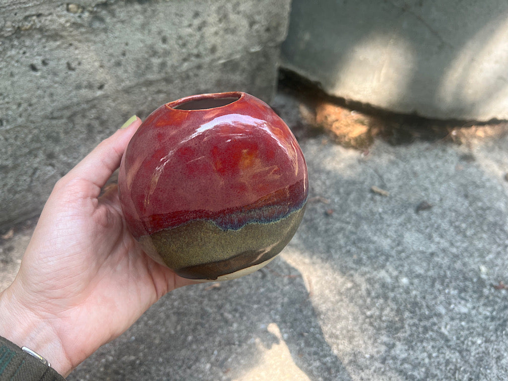 Donut vase, Rowan