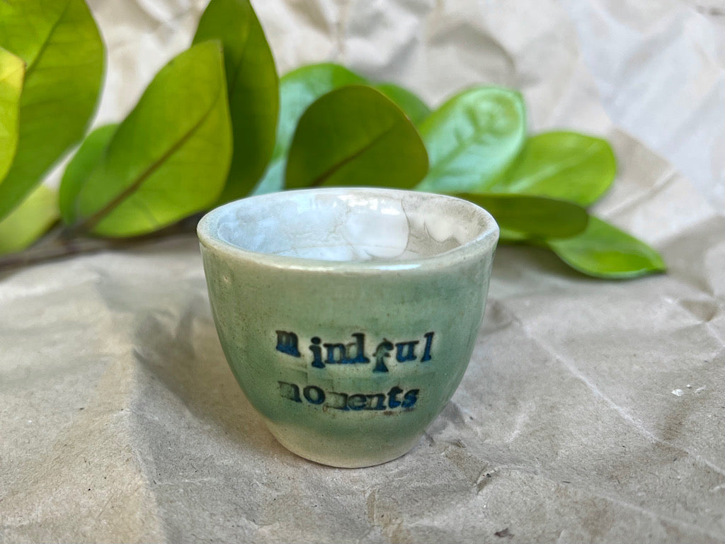 SECONDS Tazzina da Caffè Espresso Artigianale Verde con scritta "I am safe" - Ceramica Fatta a Mano 40 ml