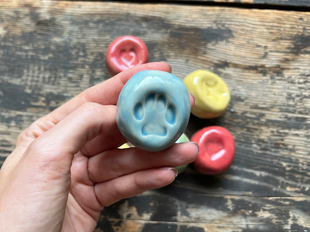 Pietra Anti Stress con il Cuore Rosa e Rosso in Ceramica