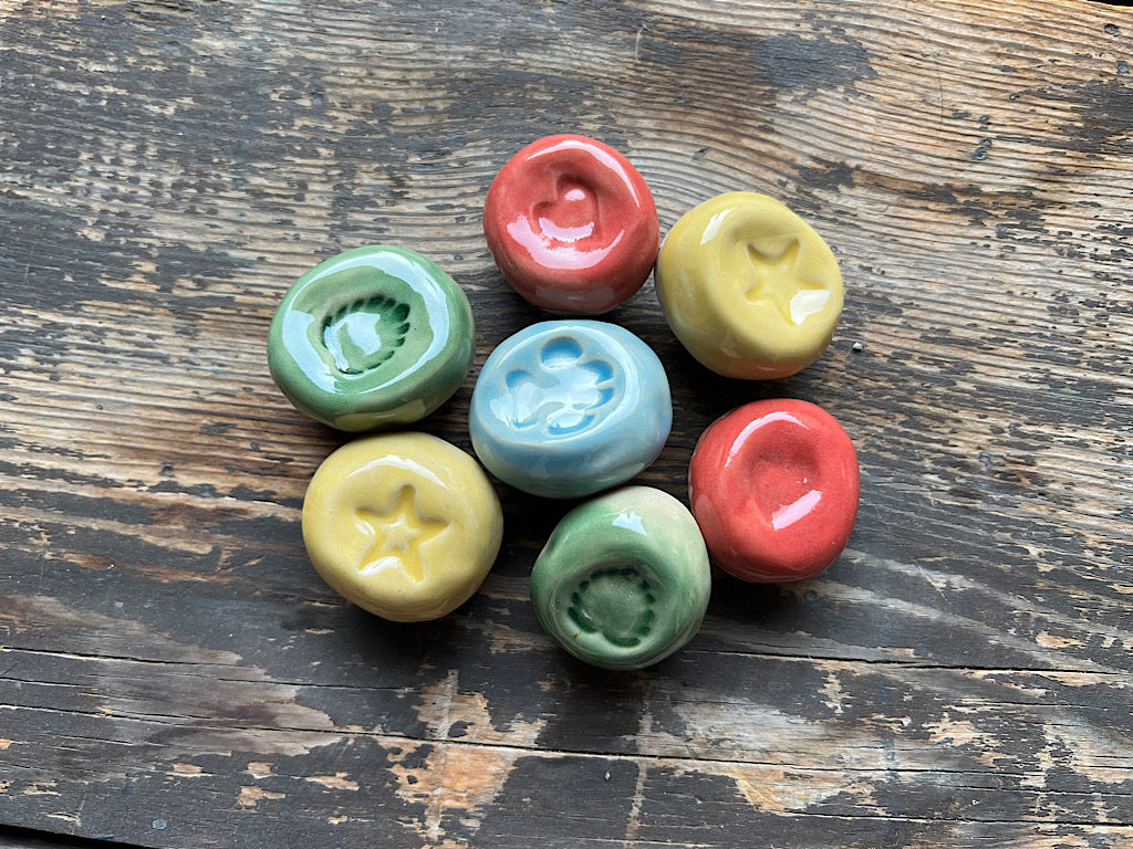 Pietra Anti Stress con il Cuore Rosa e Rosso in Ceramica
